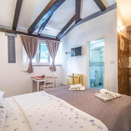 Giovanna Boutique & Pool Guest house *