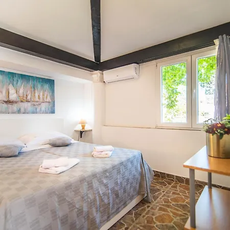 Giovanna Boutique & Pool Guest house