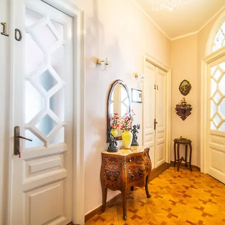 Giovanna Boutique & Pool 3*
